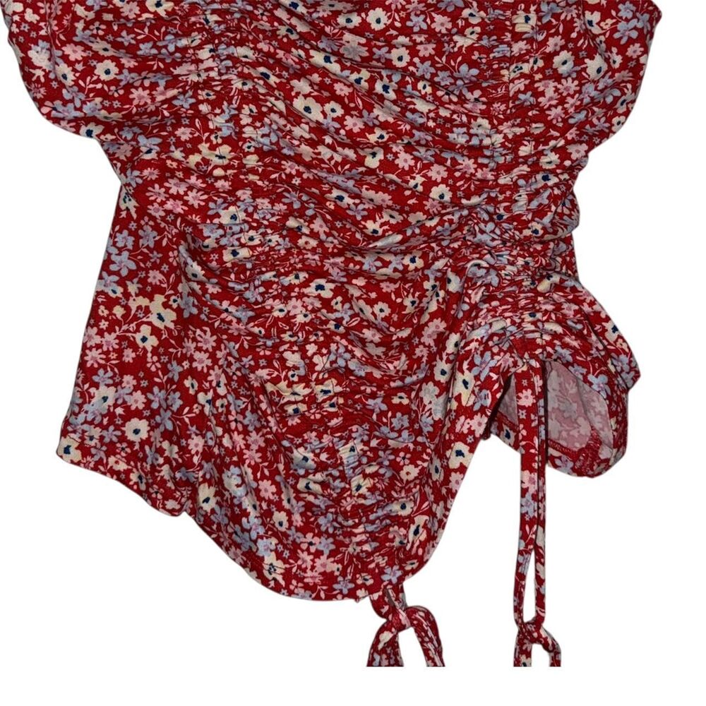 No Boundaries Red Ditsy Floral Ruched Cami Adjustable Straps Tie Front Women’s 6 - Picture 3 of 6